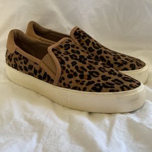 Like new Ugg Jass Exotic Slip-On Sneakers size 10